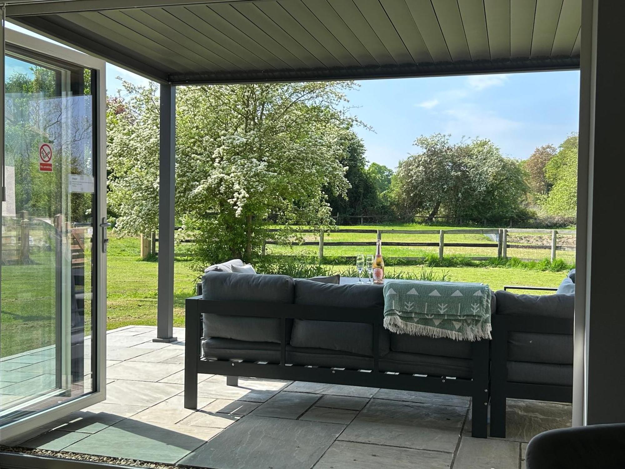 Villa Littleton Farm Barns Saham Toney Esterno foto